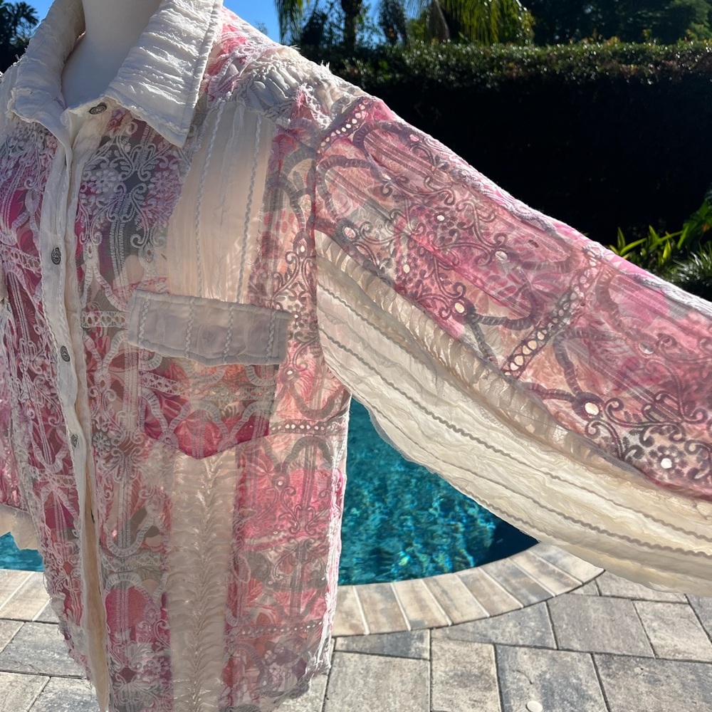 POL Pink and White Lace Button-Up Women Top - Picture 2 of 9